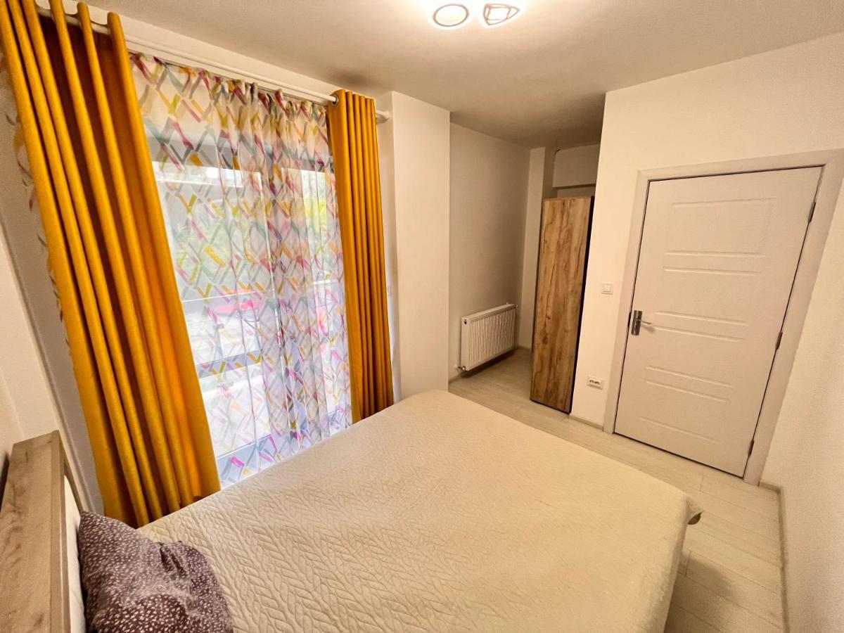 2 Rooms Apartment Airy & Bright Relax Iasi Extérieur photo