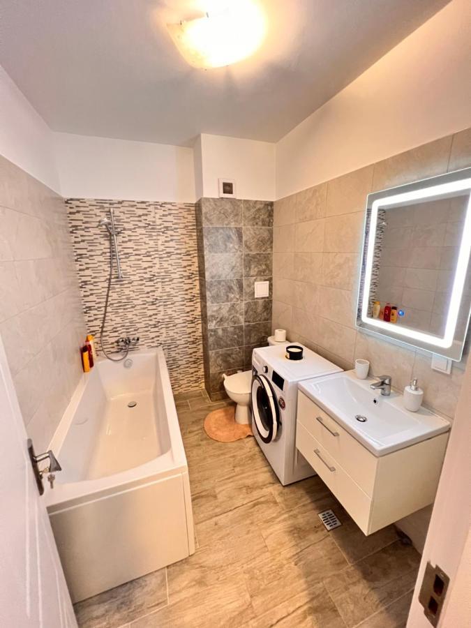 2 Rooms Apartment Airy & Bright Relax Iasi Extérieur photo