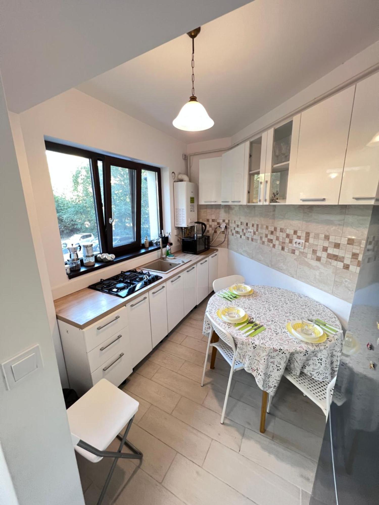 2 Rooms Apartment Airy & Bright Relax Iasi Extérieur photo